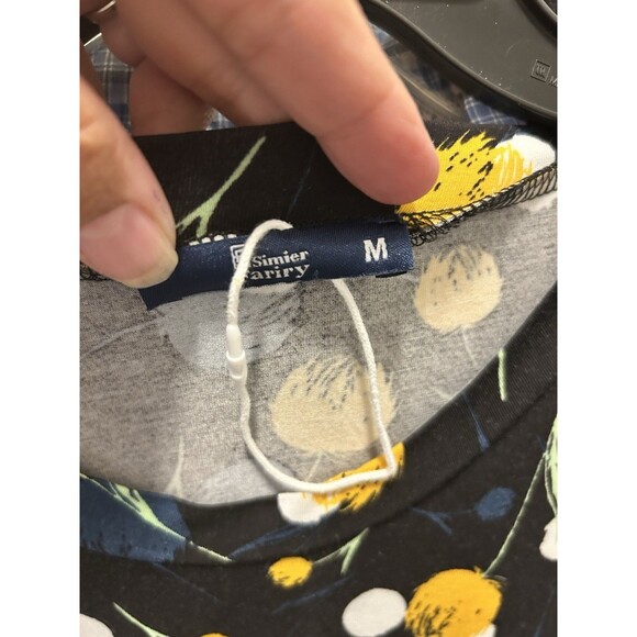 Simiar Fariry Women’s Size Medium Knit Tulip Floral Black Multicolor Midi Dress - Picture 3 of 9